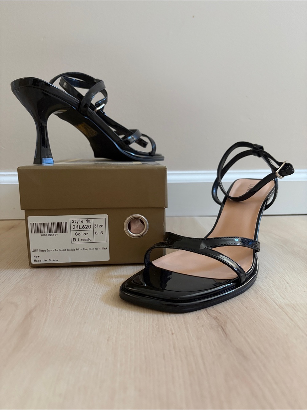 Patent Black Strappy Mid Heel Sandals for Women **NEVER WORN**